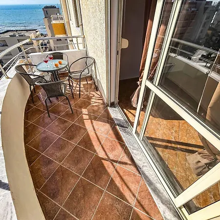 The Coastal Pearl Apartment